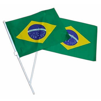 Bandeiras-plásticas-do-Brasil-com-haste-torcedor
